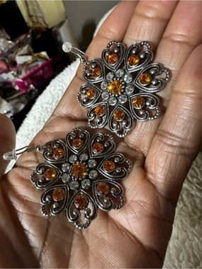 Vintage-Inspired Silver Filigree Earrings with Amber Crystals - Women Jewelry